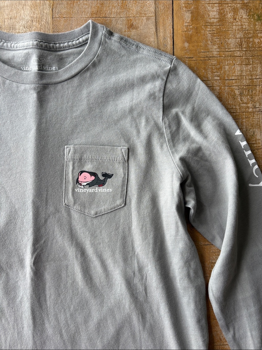 NWOT Vineyard Vines Boys Halloween Tee with Dracula Whale size 7 - Picture 1 of 7